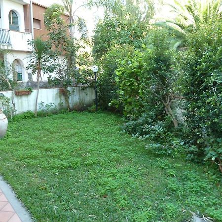 Sea Breeze Acitrezza Apartment Aci Castello Exterior photo