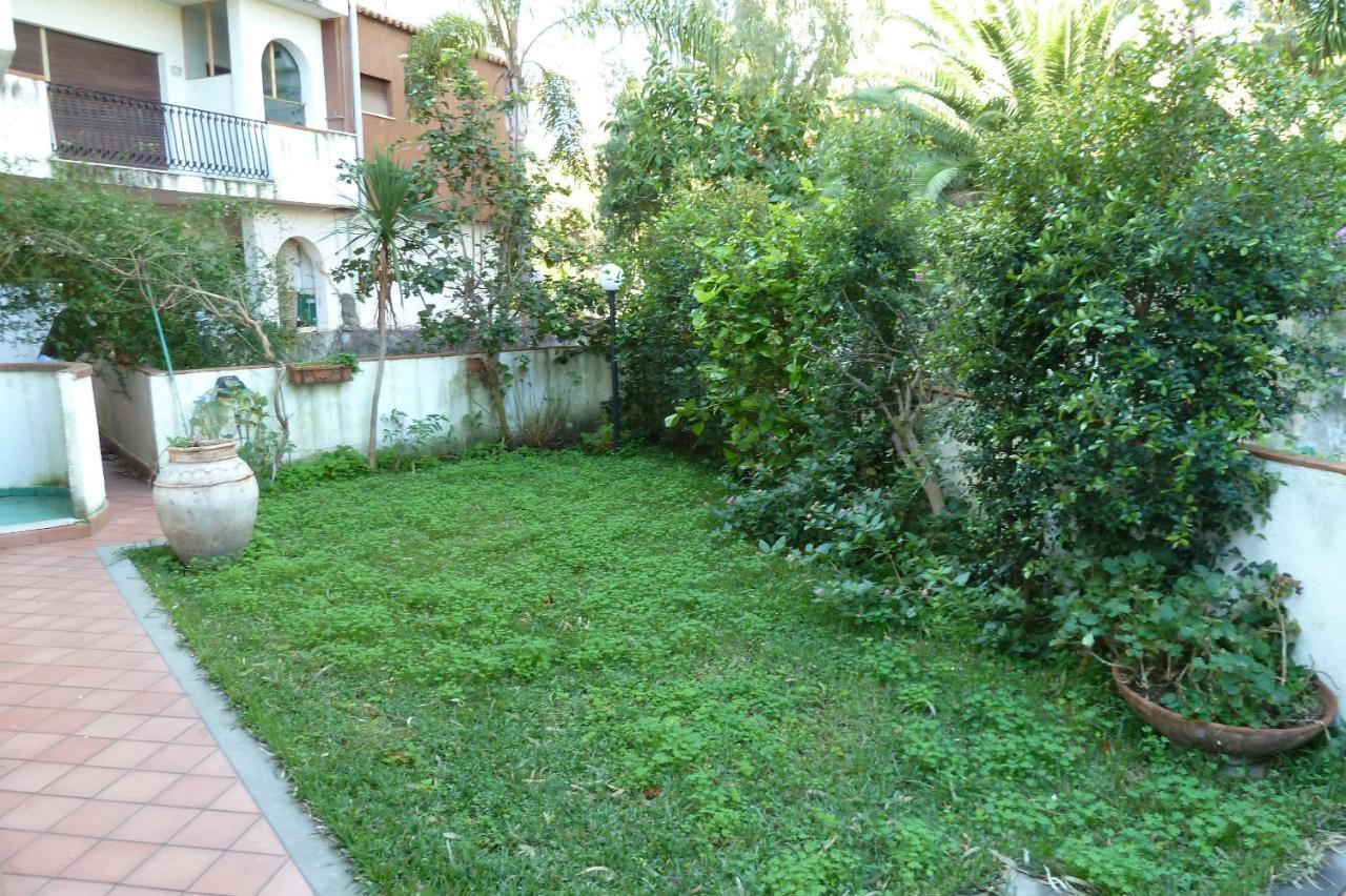 Sea Breeze Acitrezza Apartment Aci Castello Exterior photo